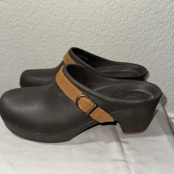 - Crocs Sarah Clog Mule Duel Comfort Espresso Standard Fit Woman’s Size 8 - Picture 3 of 7
